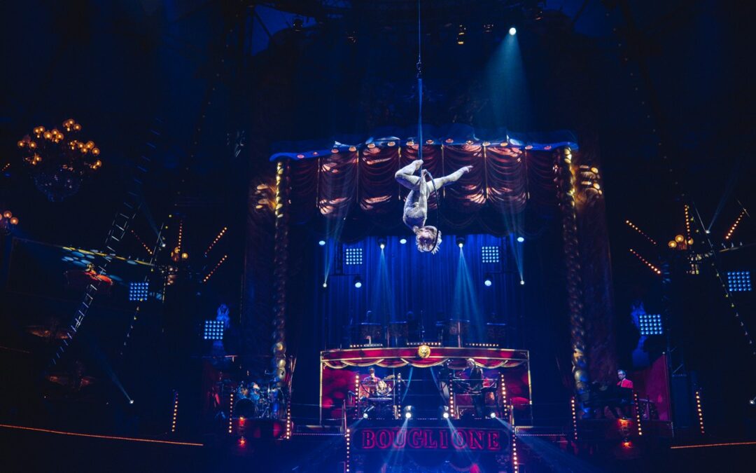 Cerceau aérien, « Fantaisie » au Cirque d’Hiver Bouglione