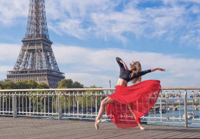 Élodie Lobjois - Artiste aérienne Paris - Biographie tissu aérien et cerceau aérien