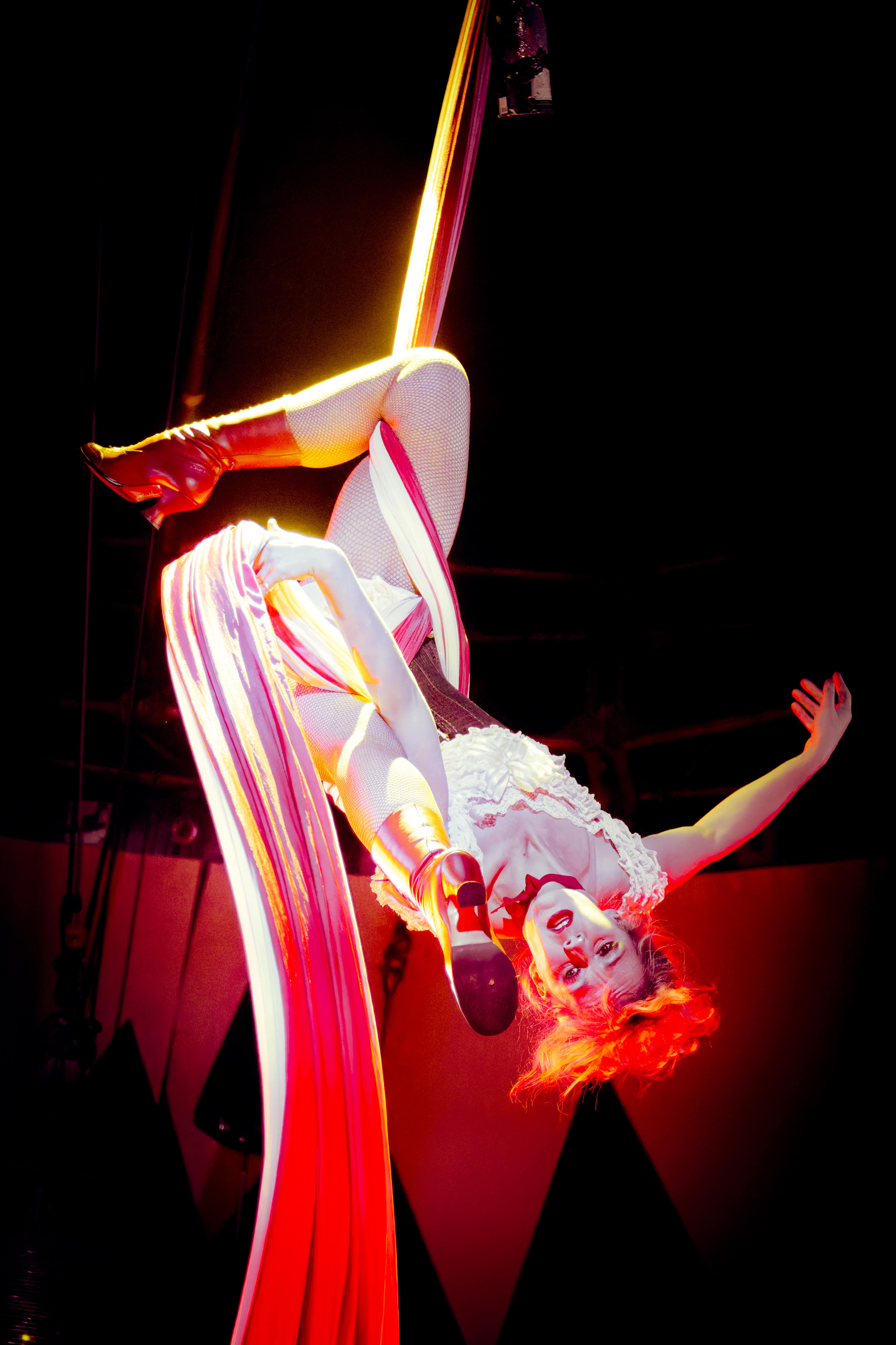 Berry La Renverse et Son Cancan - Photo 3