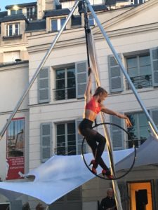 Danseuse aérienne, évènement Paris